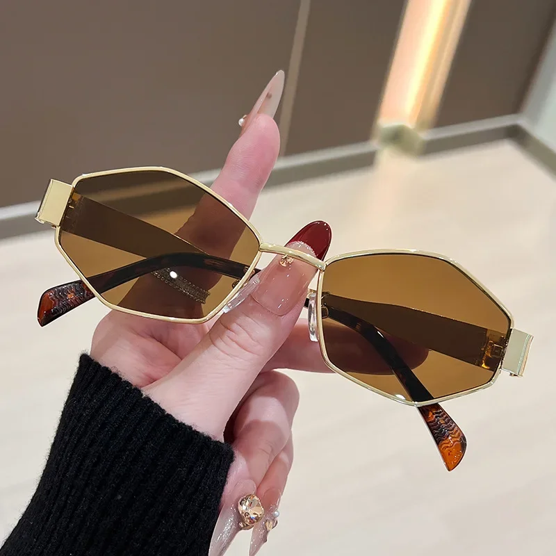 Fashion Polygonal Women Sungla - Vintage Fashion Enthusiasts 评论和价格